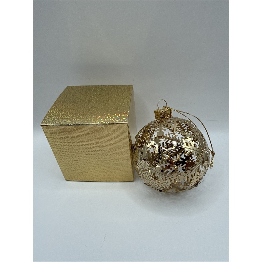 Baldwin Gold Plated‎ Ball Christmas Ornament Filigree Snowflake VTG 4" Diameter